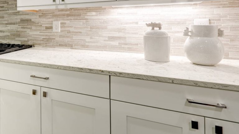 COMBIEN COÛTE GÉNÉRALEMENT LE REMPLACEMENT DES COMPTOIRS?