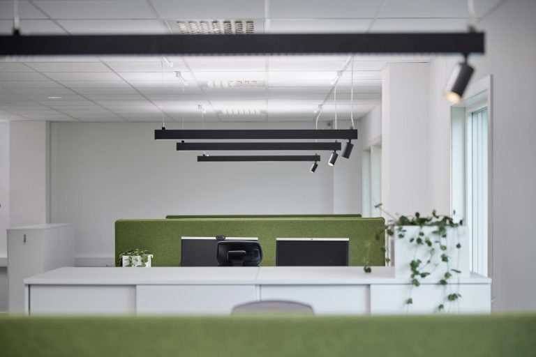 Éclairage de Votre Espace Culinaire: Un Guide sur la Luminosité en Cuisine