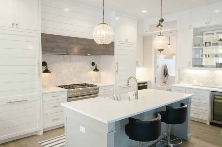Maximizing Space with Quartz Countertop Breakfast Bars