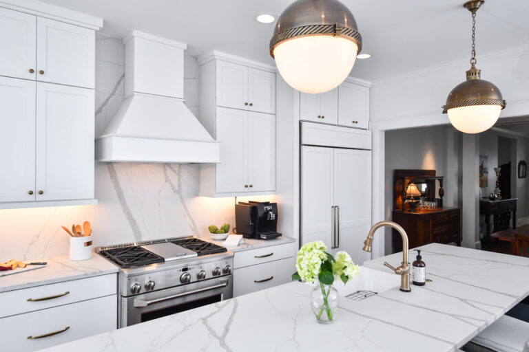 Le rôle des dosserets en quartz dans la conception des cuisines