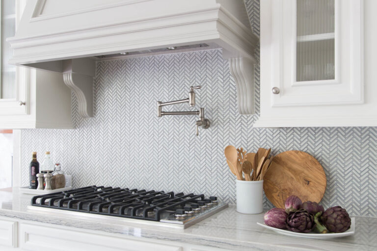 Best Backsplash to Complement Your Kitchen Countertops