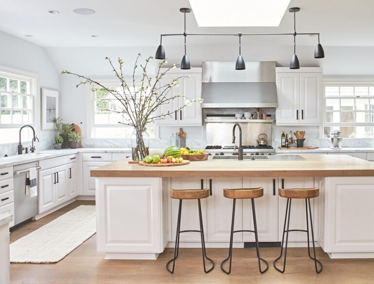 From Granite to Quartz: A Guide to Kitchen Countertops Materials in Montreal
